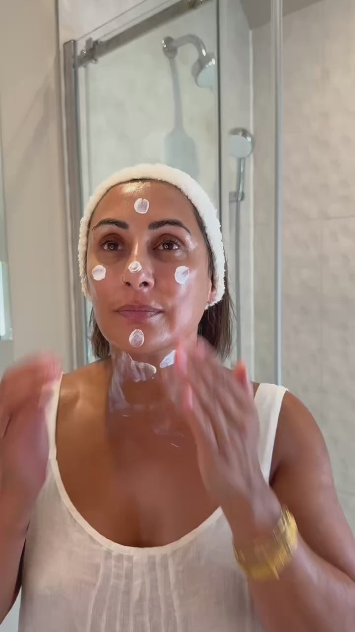 Load video: SPF 25 Moisturiser