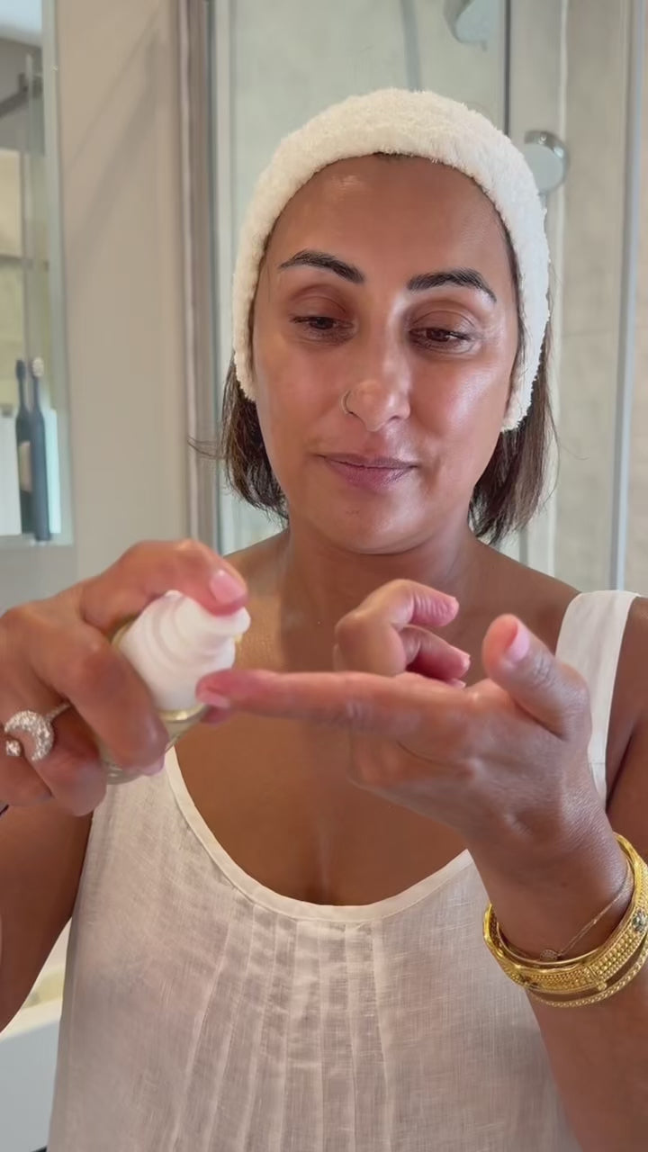 Load video: Renewing Retinoil Serum