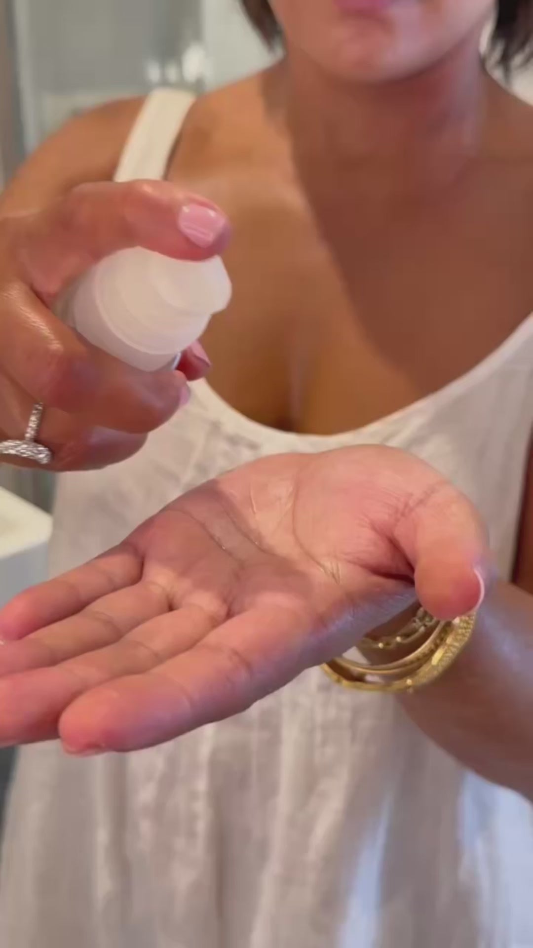 Load video: Organic Balancing Face Wash