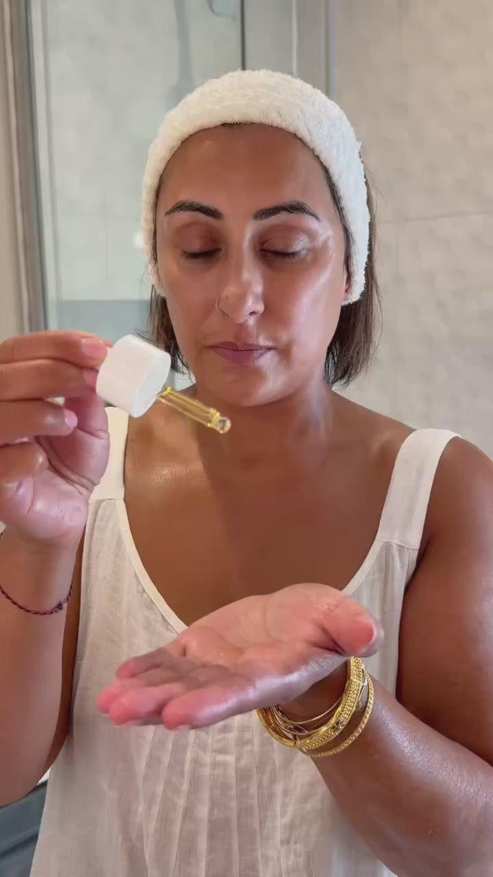 Load video: Hydrating Facial Oil